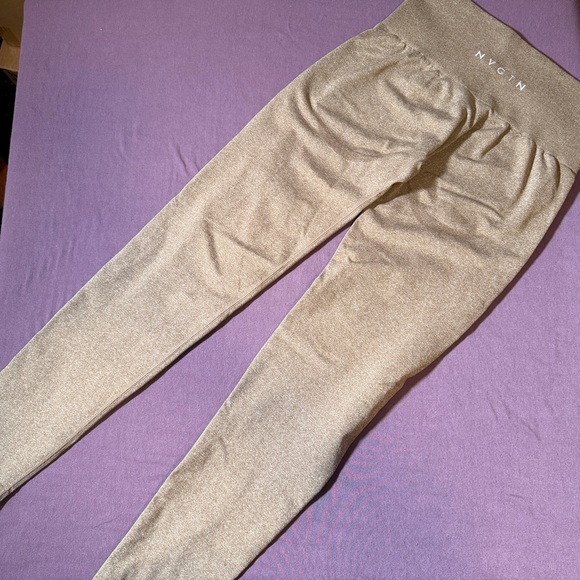 NVGTN Pants - NVGTN Contour Seamless Leggings  in Sandy/Tan - Size Medium
